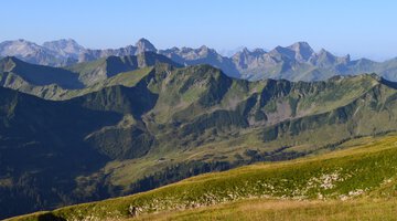 Blick auf den Bregenzerwald und die Schweizer Alpen
