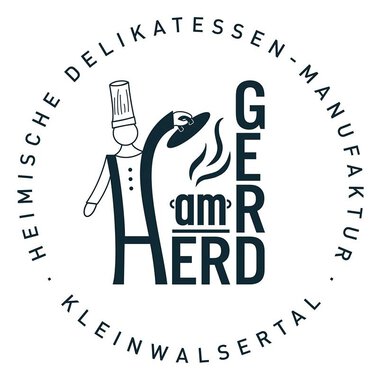 Ein Logo einer Delikatessen-Manufaktur mit einem Kochsymbol. Der Name "GER am HERD" steht im Mittelpunkt, umgeben von weiteren Informationen.
